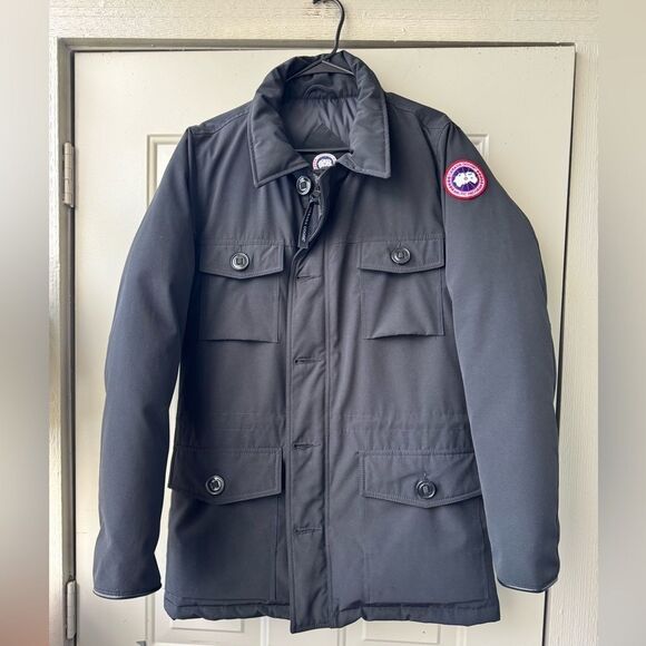 Canada Goose Banff Parka Size Medium - Picture 2 of 16